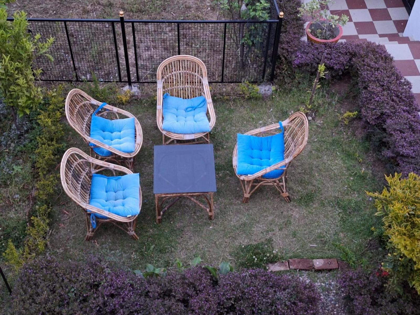 La Maison - A Boutique Bed And Breakfast Бір Екстер'єр фото