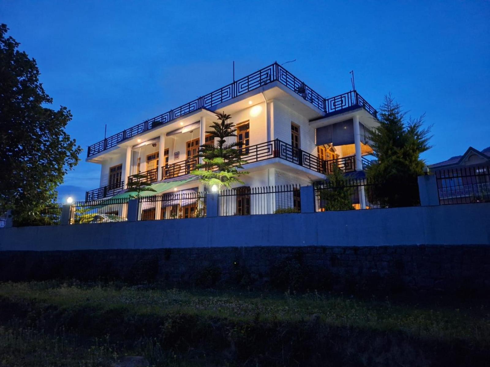 La Maison - A Boutique Bed And Breakfast Бір Екстер'єр фото